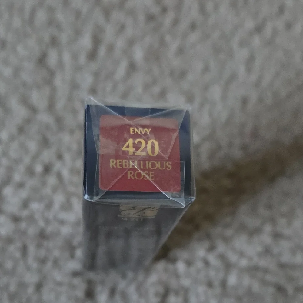 Estee Lauder nwt estée